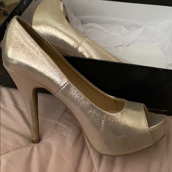 Gold sparkly heels - Picture 2 of 4